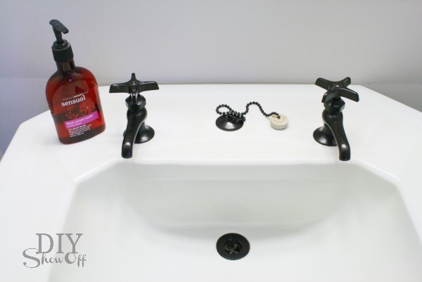 Diy Decorating And Home Improvement Blog, Can You Use Regular Spray Paint On Bathtub Fixtures