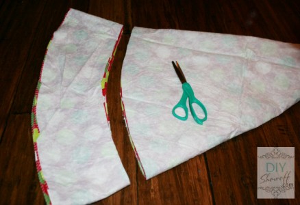 How to make a no sew ombre ruffled tree skirt.DIY Show Off ™ – DIY ...