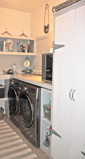 laundry room makeover at The Dedicated House