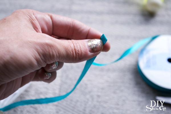 Craft tutorial for DIY summer birdie garland