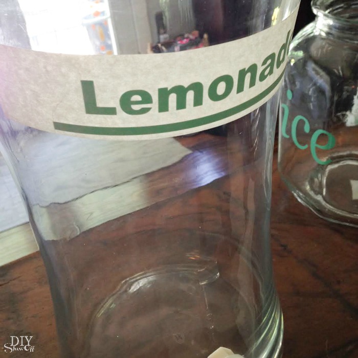 lemonade /beverage vinyl label tutorial at diyshowoff.com