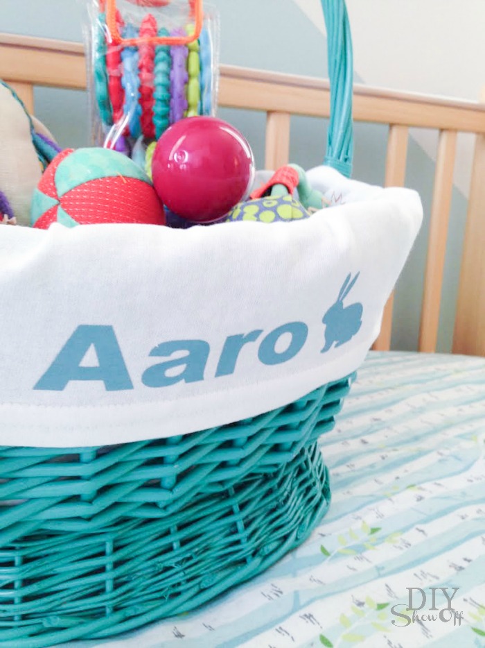 DIY personalized Easter basket liner tutorial @diyshowoff