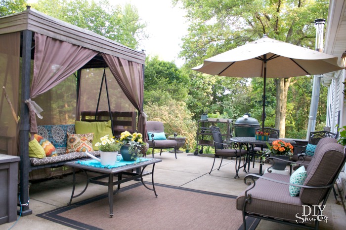 outdoor living space and patio @diyshowoff