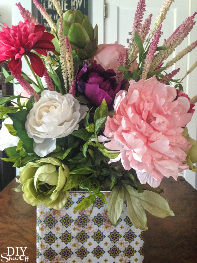 spring floral arrangement @diyshowoff #michaelsmakers (DIY floral arranging tips)