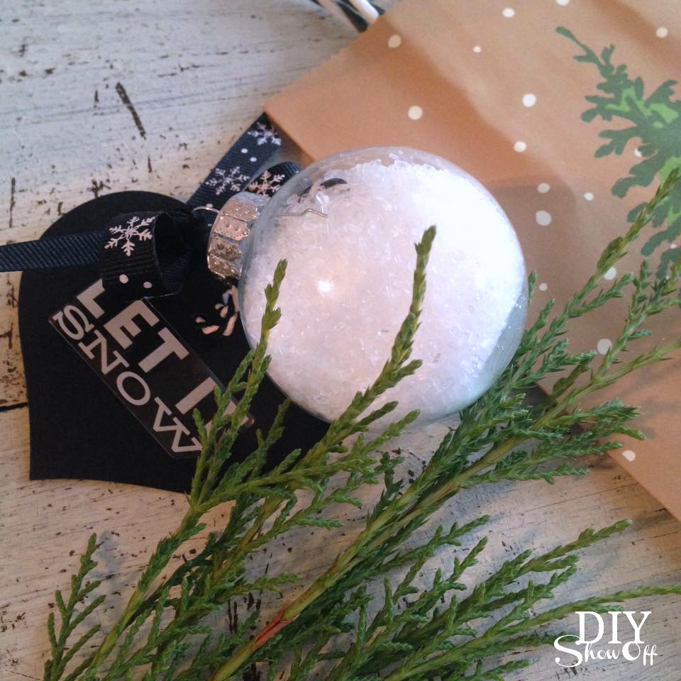DIY essential oil infused bath salt ornament @diyshowoff