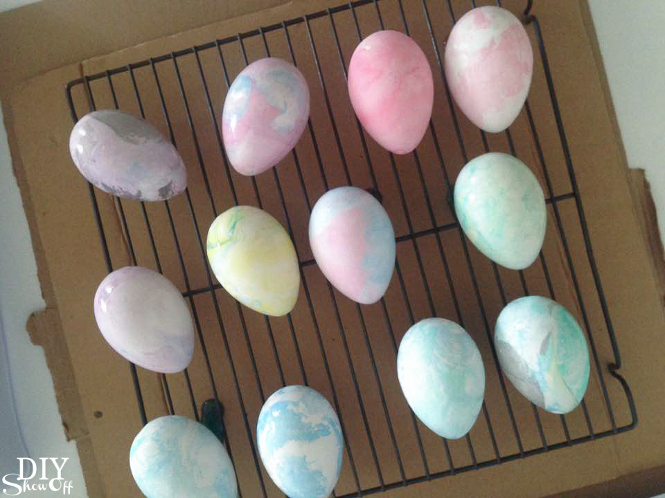 DIY marbled craft Easter eggs