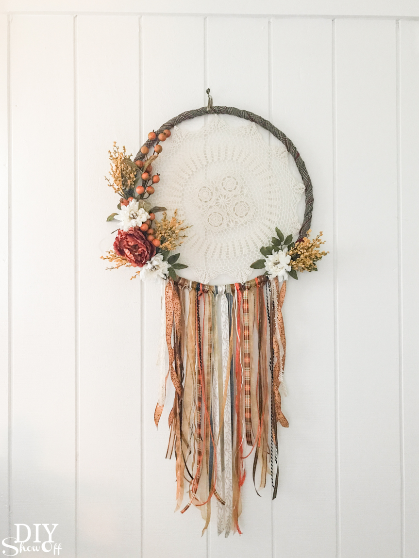 DIY fall dreamcatcher wreath tutorial @diyshowoff
