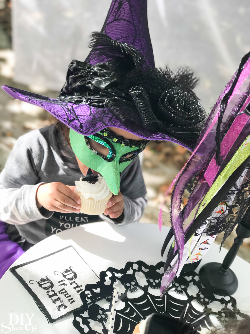 Halloween witch dreamcatcher tea party @diyshowoff #madewithmichaels