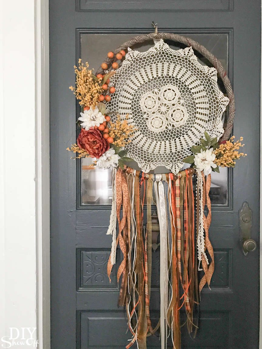 DIY fall autumn dreamcatcher door decor wreath @diyshowoff