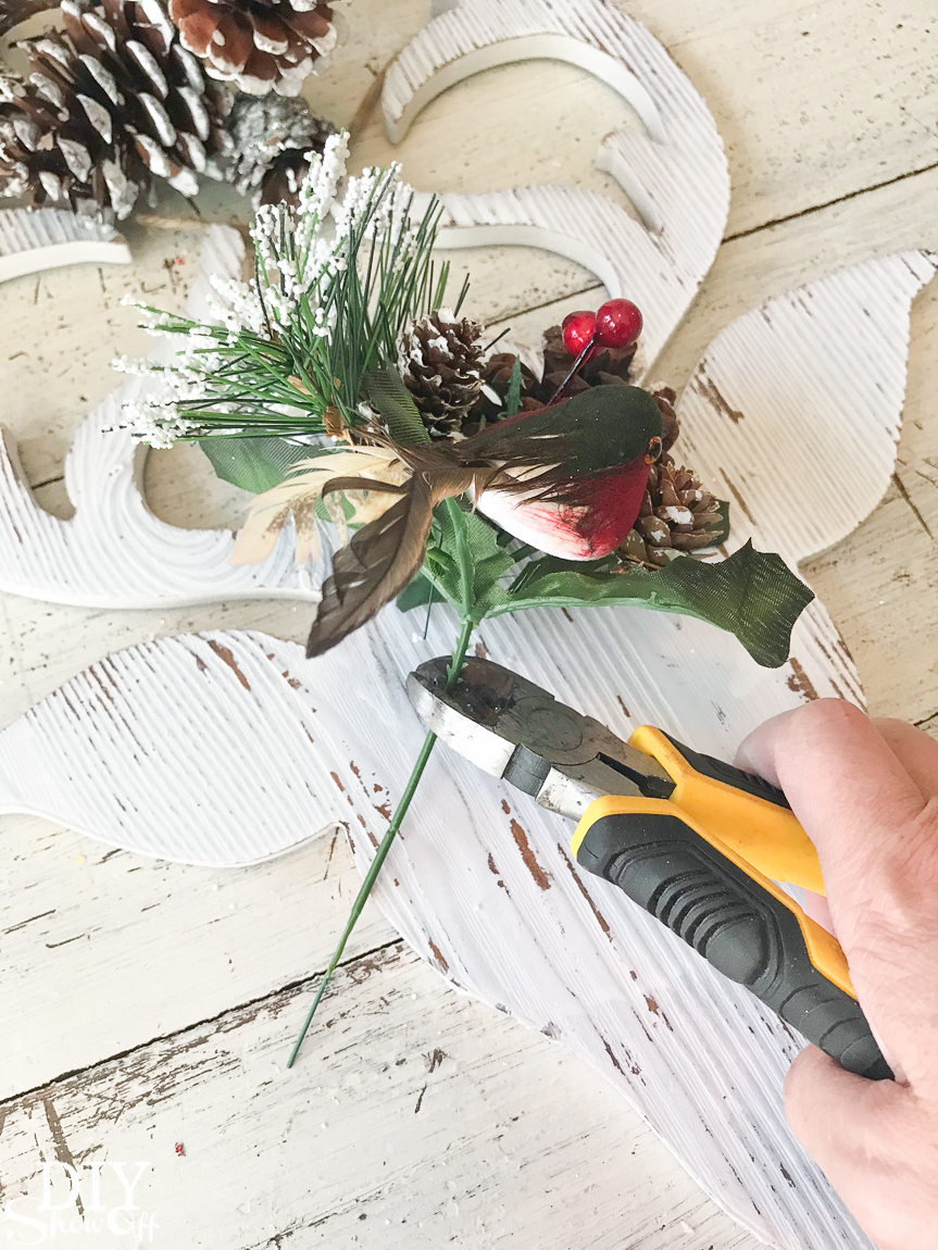DIY holiday handmade gift idea - personalized flower crown Christmas reindeer decor @diyshowoff #michaelsmakers