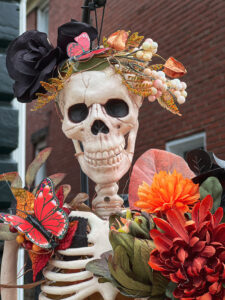 Easy DIY halloween floral skeleton decor tutorial